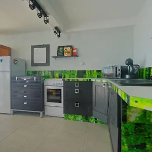 https://villa-bord-de-mer-au-moule.comcaribbean.com